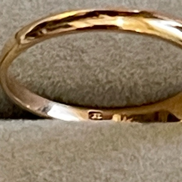 Classic Antique Old Cut Diamond Solitaire approximately .17–.20 Crt. ring size 9 - Picture 5 of 9